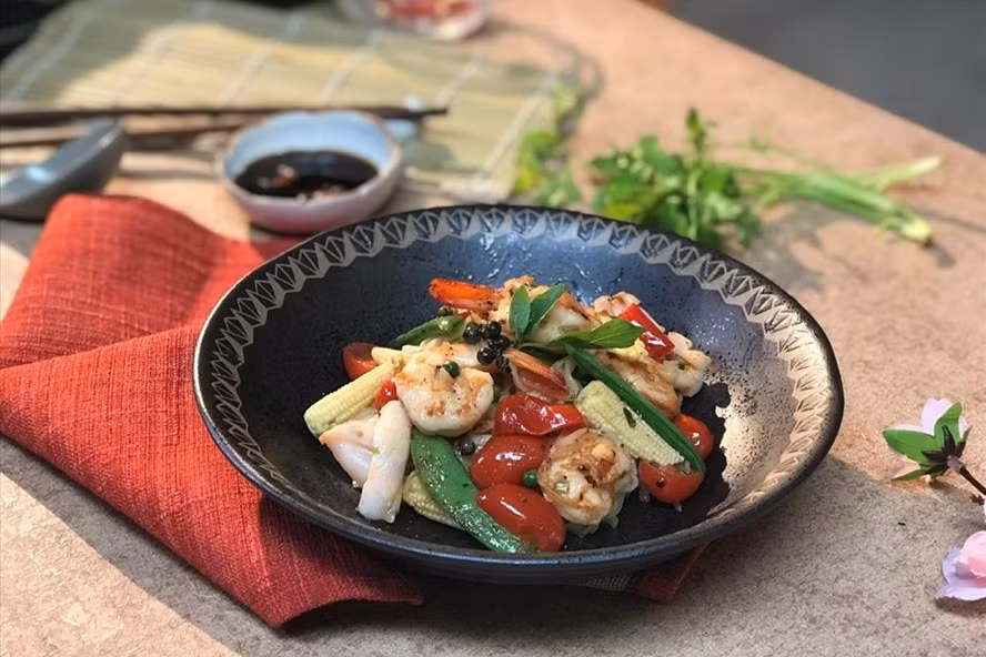 Món mì xào được trình bày ngon mắt. Ảnh: Minh Vân