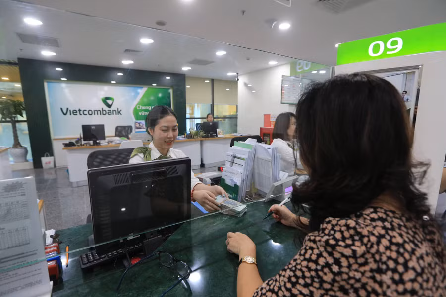  Vietcombank vừa áp dụng quy định không cho thay đổi mật khẩu ở thiết bị lạ. Ảnh: Ngọc Thắng