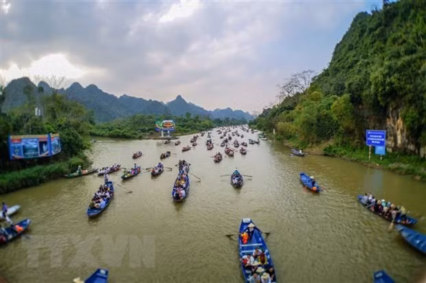 Lễ hội Chùa Hương (Hà Nội) năm 2020. Ảnh: Thanh Tùng/TTXVN