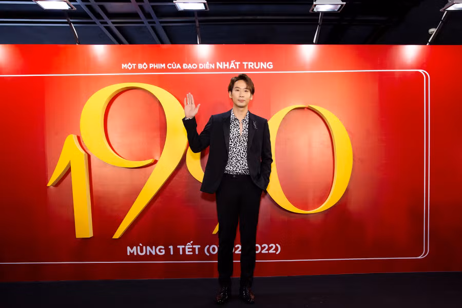 Diễn viên Tuấn Trần cũng góp mặt tại sự kiện. Năm 2021, Tuấn Trần là tên tuổi nổi bật của làng giải trí Việt khi anh ghi dấu ấn với vai Quắn trong bộ phim 