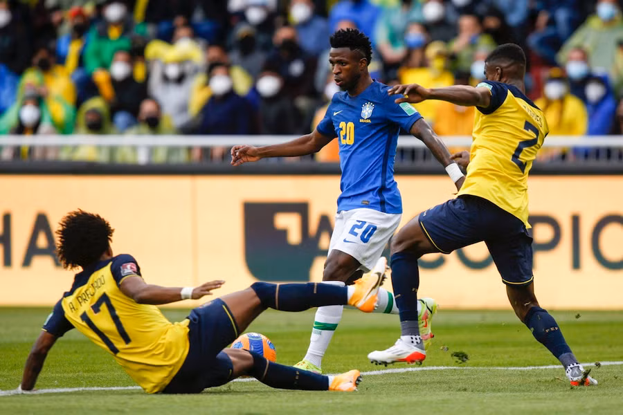 Tuyển Brazil (áo xanh) vẫn bất bại tại vòng loại. Ảnh: AFP