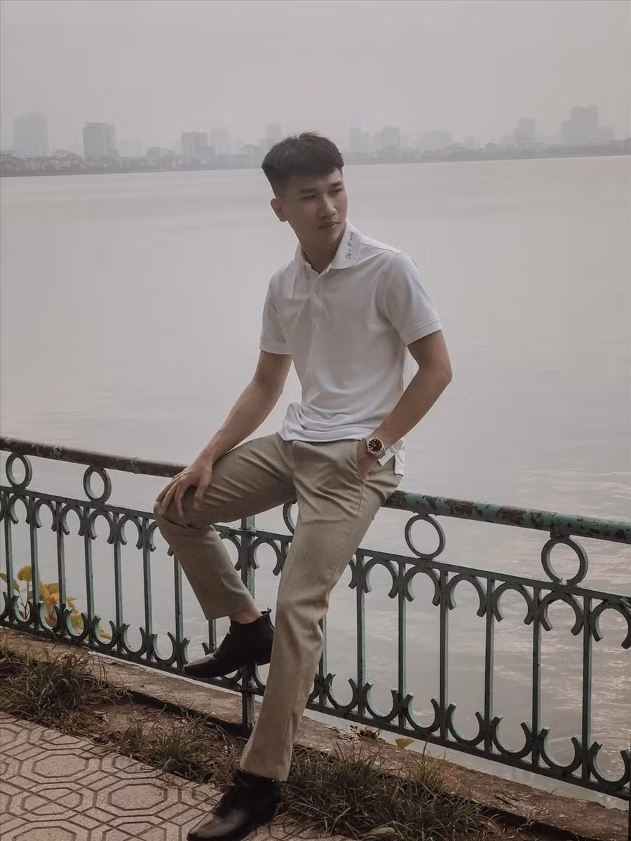 Duy Hiếu dành phần nhiều tiền thưởng Tết để biếu bố mẹ. Ảnh: NVCC Duy Hiếu dành phần nhiều tiền thưởng Tết để biếu bố mẹ. Ảnh: NVCC
