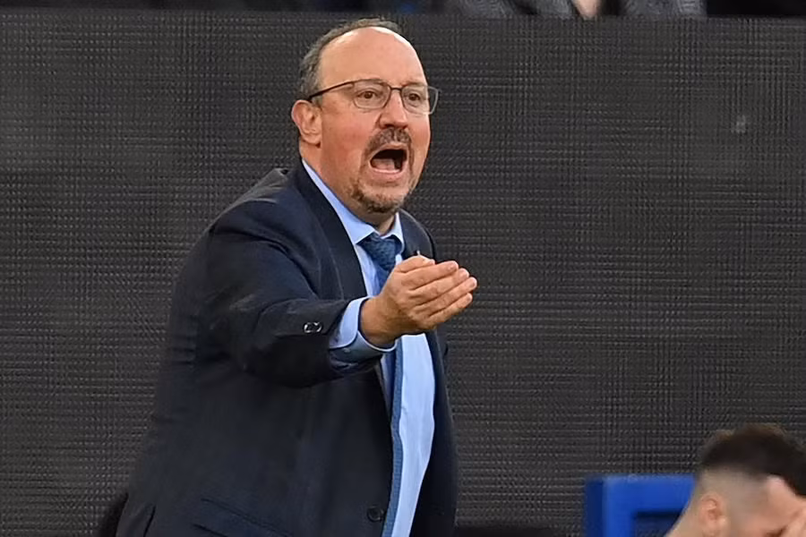 HLV Benitez đối mặt tương lai u ám. Ảnh: AFP
