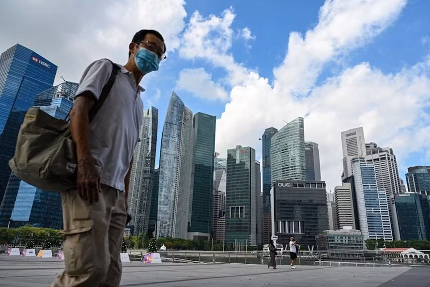 Singapore thông báo nước này đã có ca tử vong đầu tiên do COVID-19 liên quan tới biển thể Omicron. Ảnh: AFP