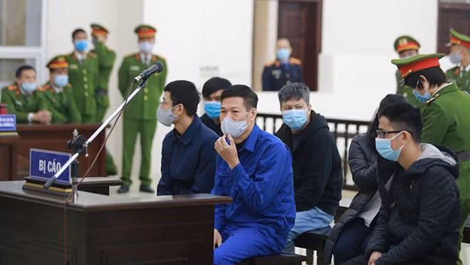 Vụ thổi giá máy xét nghiệm Covid-19 CDC Hà Nội gây chấn động dư luận. Ảnh: Trần Cường