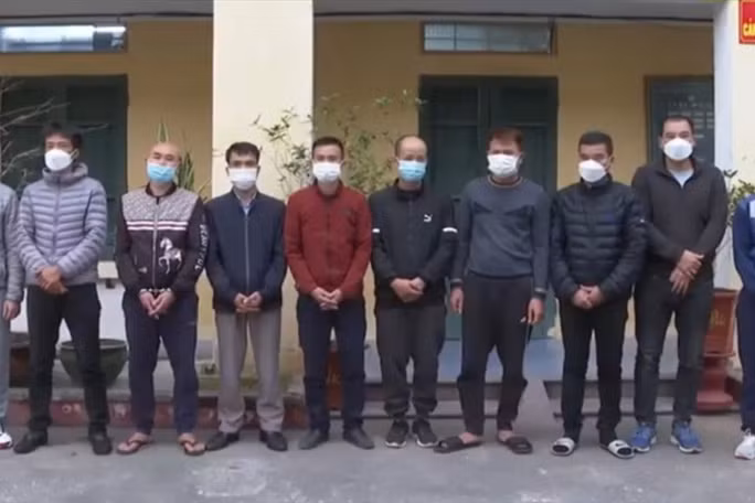 Các đối tượng tổ chức đánh bạc dưới hình thức cá độ bóng đá qua mạng vừa bị Công an TP Thái Bình khởi tố. Ảnh: CTV Các đối tượng tổ chức đánh bạc dưới hình thức cá độ bóng đá qua mạng vừa bị Công an TP Thái Bình khởi tố. Ảnh: CTV