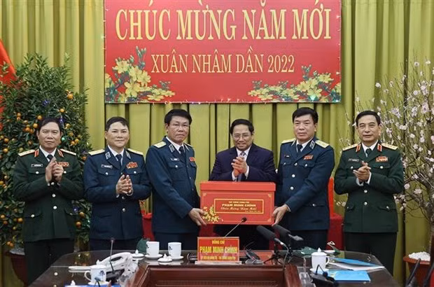Thủ tướng Phạm Minh Chính chúc Tết cán bộ, chiến sỹ Quân chủng Phòng không-Không quân. (Ảnh: Dương Giang/TTXVN) Thủ tướng Phạm Minh Chính chúc Tết cán bộ, chiến sỹ Quân chủng Phòng không-Không quân. (Ảnh: Dương Giang/TTXVN)