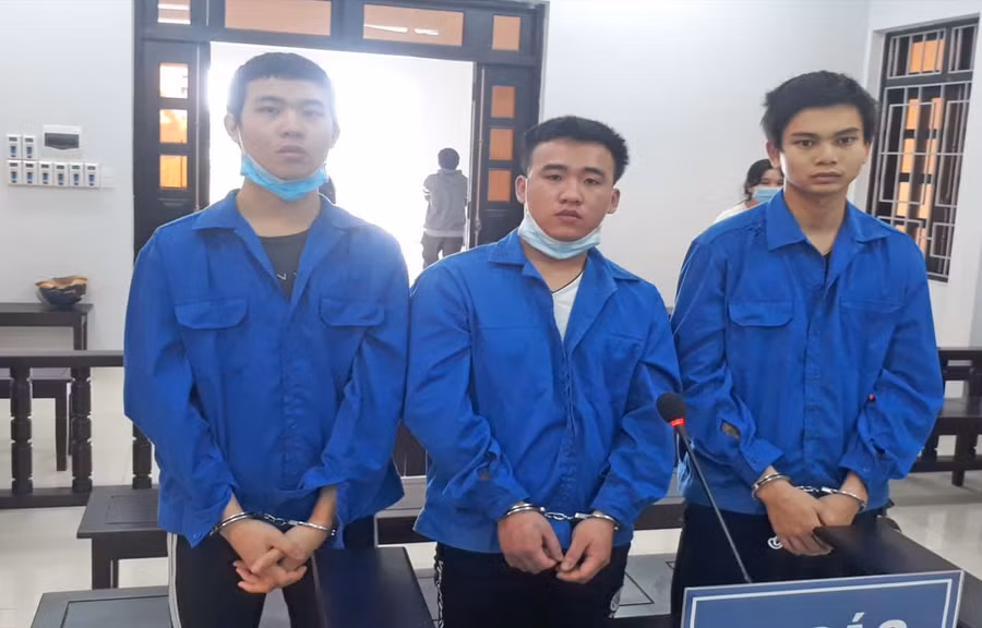 Các bị cáo tại phiên tòa. Ảnh: Quang Lê