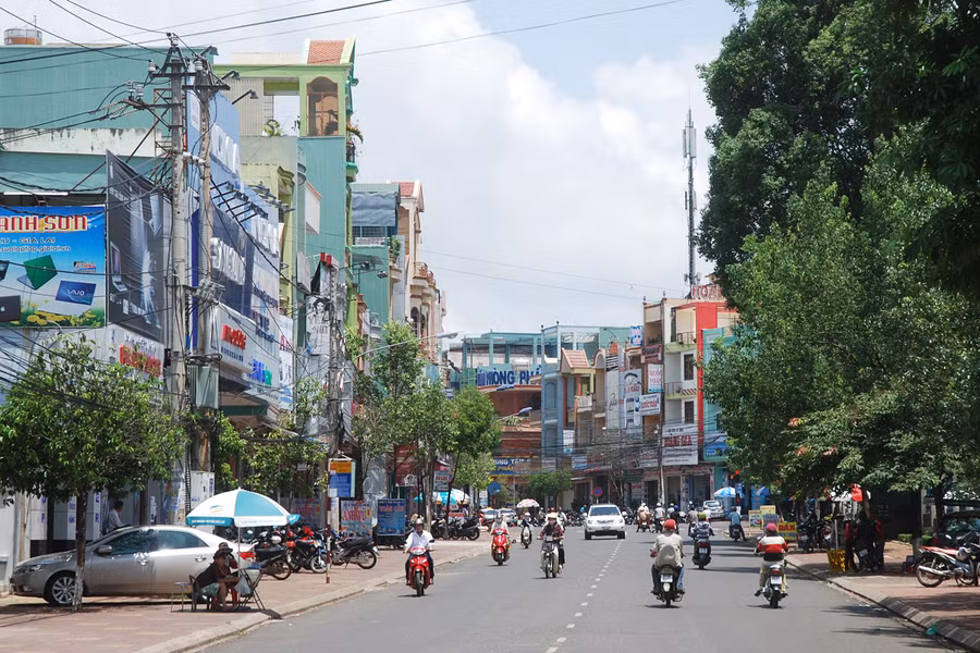 Đường Trần Phú.