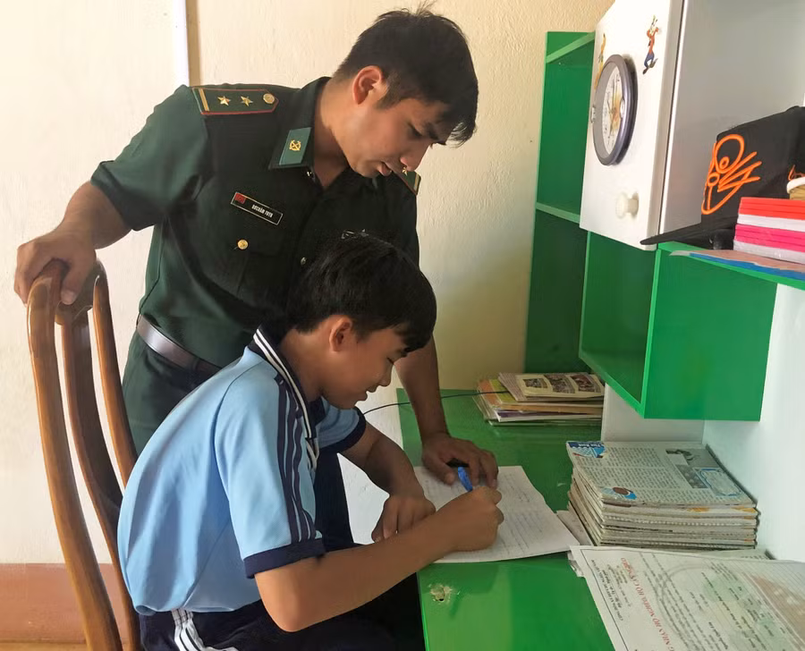 Con nuôi đồn Biên phòng cũng là 1 trong những mô hình dân vận khéo do Bộ đội Biên phòng tỉnh triển khai, duy trì có hiệu quả nhiều năm qua. Ảnh: Anh Huy