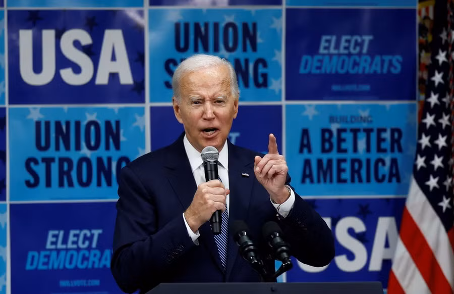  Tổng thống Biden phát biểu tại trụ sở Ủy ban Quốc gia của đảng Dân chủ tại Washington D.C hôm 24.10. Ảnh: Reuters