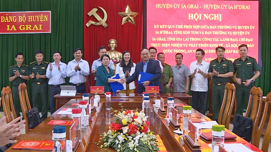 BTV huyện Uỷ Ia Grai (Gia Lai) và Ia H`Drai (Kon Tum) ký kết qui chế phối hợp
