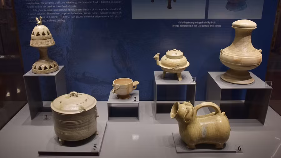 Triển lãm gốm Hán - Việt trong sưu tập tư nhân An Biên tại Bảo tàng Lịch sử Việt Nam. Ảnh: Phong An