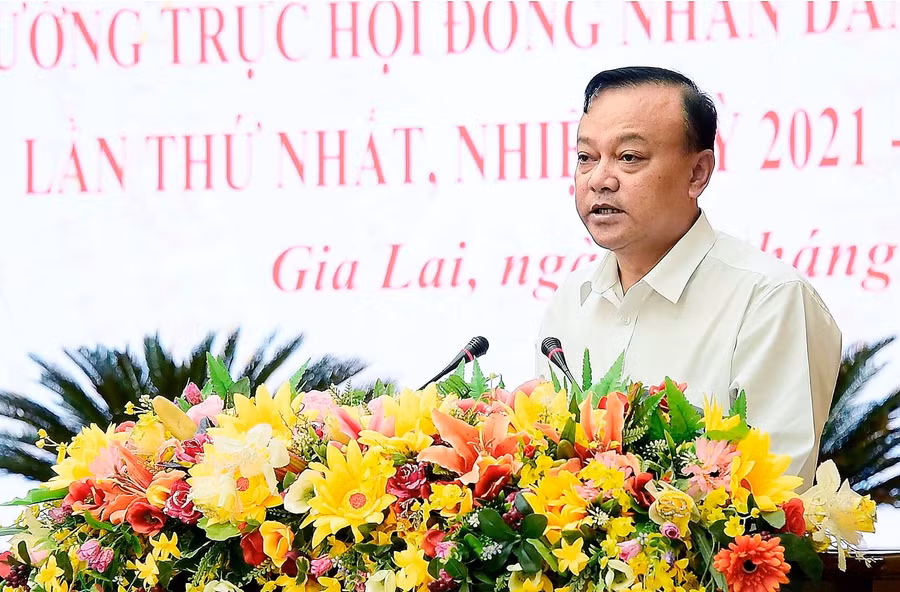 Ông Rah Lan Song Linh-Phó Trưởng ban Văn hóa-Xã hội HĐND tỉnh phát biểu tại hội nghị. Ảnh: Đức Thụy