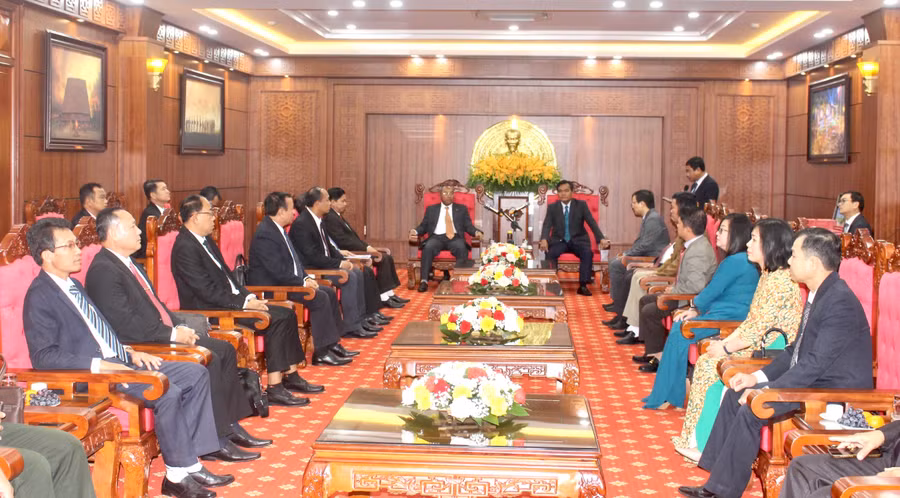 Quang cảnh buổi làm việc giữa lãnh đạo tỉnh Gia Lai với Đoàn đại biểu cấp cao tỉnh Attapeu. Ảnh: Phan Lài