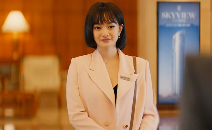 Kaity Nguyễn với vẻ thánh thiện đánh lừa khán giả. Ảnh: ĐPCC