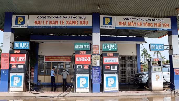 Doanh nghiệp nêu nhiều bất cập trên thị trường xăng dầu. Ảnh nld.com.vn