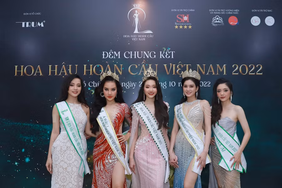 Top 5 của cuộc thi. Ảnh: BTC