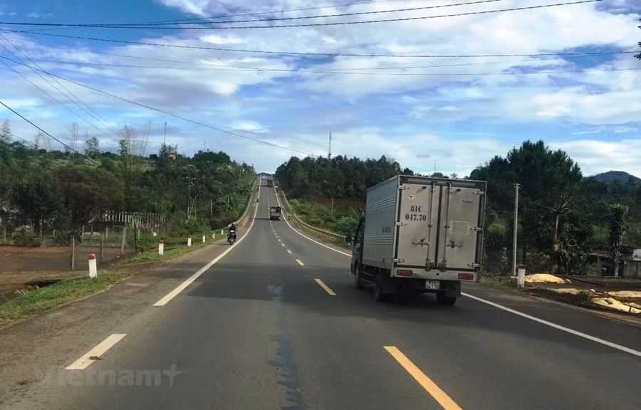 Đường Hồ Chí Minh đoạn qua tỉnh Gia Lai. (Ảnh: Việt Hùng/Vietnam+)