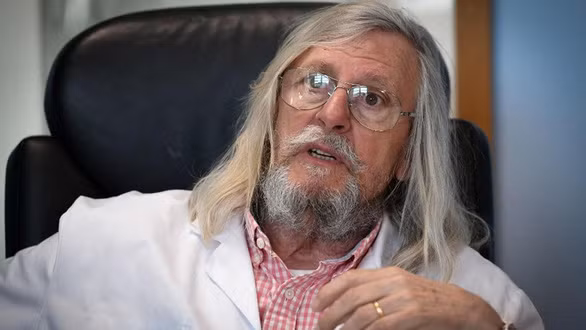 GS Didier Raoult - người đầu tiên thử nghiệm dùng thuốc hydroxychloroquine điều trị bệnh nhân COVID-19 ở Pháp - Ảnh: LA VOIX DU NORD