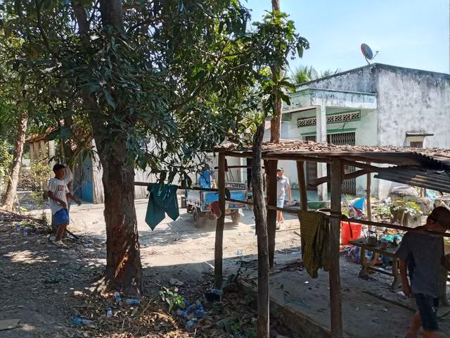 Hiện trường án mạng nghi chồng sát hại vợ vì ghen.