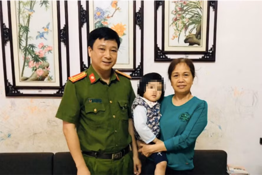 Trung tá Trương Thụy Hải đã cứu sống cháu bé khi đang làm nhiệm vụ. Ảnh: Công an Lào Cai
