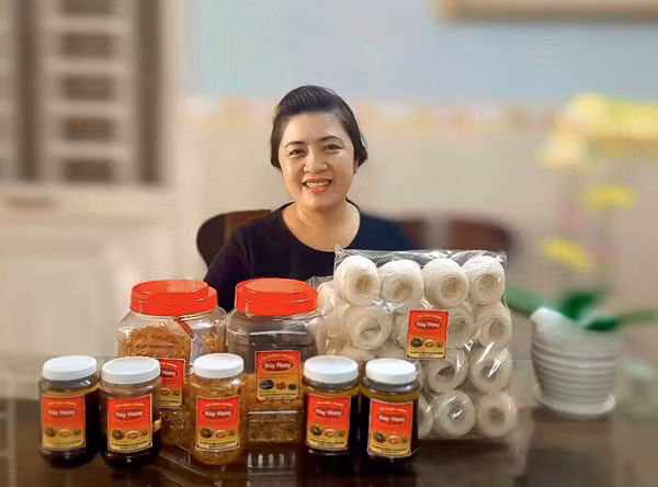 Chị Phượng đặt tên cho dịch vụ kinh doanh online của mình là Bếp của Phượng. Ảnh: T.D