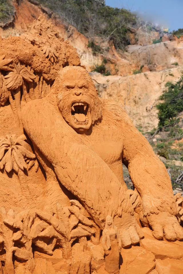 "KingKong trở về" tại Công viên Tượng cát Phan Thiết