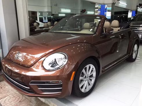 Phiên bản mui trần của mẫu xe huyền thoại Volkswagen Beetle về Việt Nam.