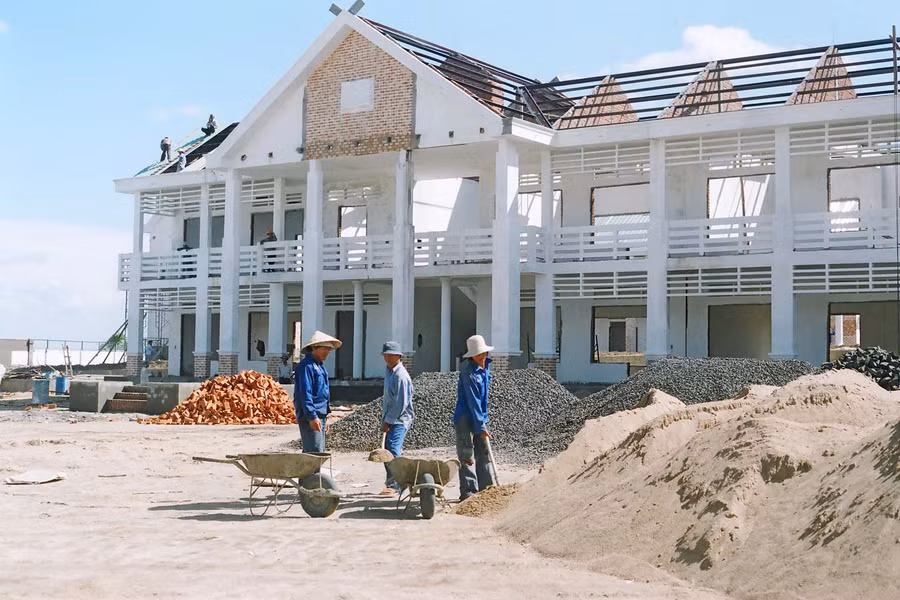 Cung cầu cát xây dựng cơ bản đáp ứng cho các công trình trên địa bàn tỉnh. Ảnh: T.N