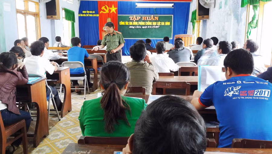 Tập huấn phòng-chống bạo lực gia đình. Ảnh: Đ.Y
