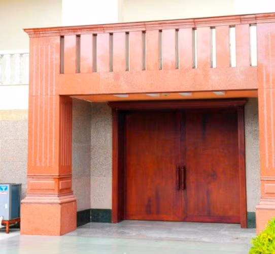  Đồ đạc trong tòa lâu đài của ông Trầm Bê đều rất sang trọng, và có xuất xứ ở khắp thế giới.