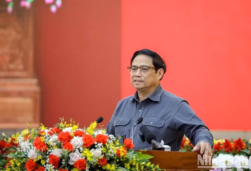 Thủ tướng Phạm Minh Chính phát biểu ý kiến tại buổi làm việc với Ban Thường vụ Tỉnh ủy Lâm Đồng. Ảnh nguồn NDO