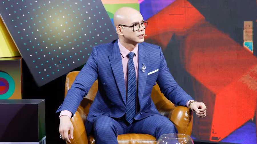  Nam ca sĩ bày tỏ sự biết ơn nhạc sĩ Tuấn Khanh đã giúp nhóm MTV có chỗ đứng và giúp anh trên con đường solo. Ảnh: BTC