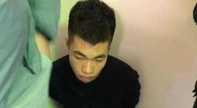Nghi phạm Tuấn bị bắt giữ để điều tra về hành vi giết người.