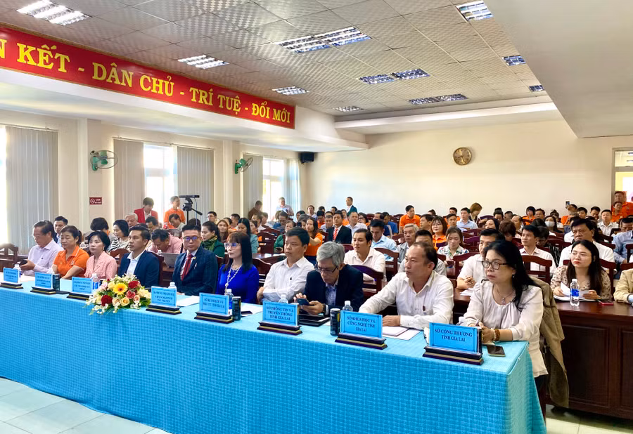 Sở Kế hoạch và Đầu tư tập huấn cho các doanh nghiệp, hợp tác xã trên địa bàn tỉnh về chuyển đổi số. Ảnh: Hà Duy Sở KHĐT tổ chức tập huấn cho các doanh nghiệp, hợp tác xã trên địa bàn tỉnh về chuyển đổi số. Ảnh: Hà Duy