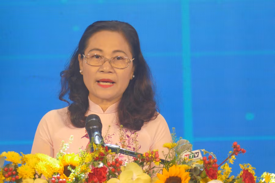 Chủ tịch HĐND TP.HCM Nguyễn Thị Lệ phát biểu tại lễ tuyên dương 