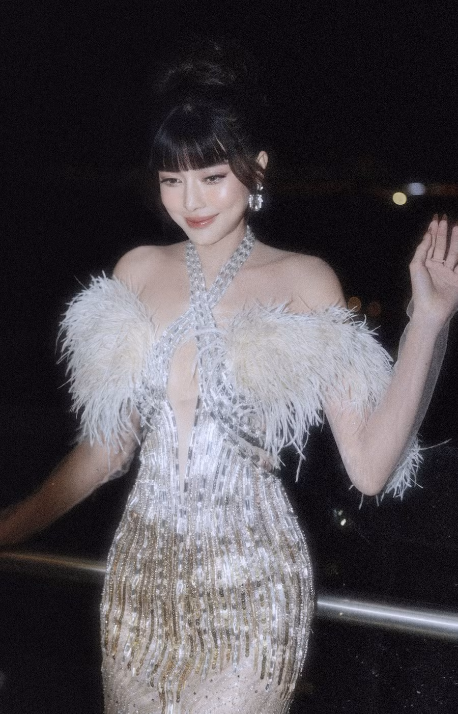 Cao Thái Hà cho biết không đặt nặng giải thưởng, được khán giả yêu mến là hạnh phúc. Ảnh: NVCC