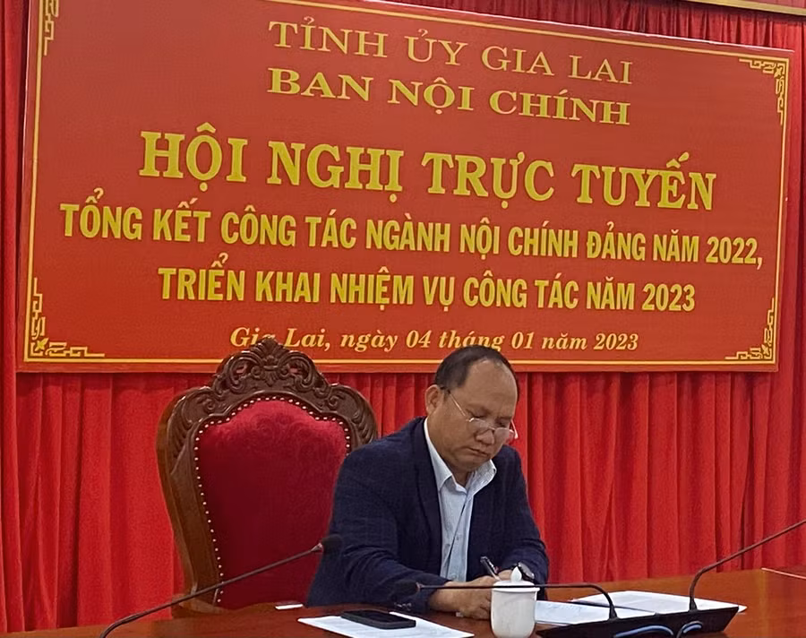 ông Rah Lan Chung-Phó Bí thư Tỉnh ủy, Trưởng ban Nội chính Tỉnh ủy chủ trì Hội nghị
