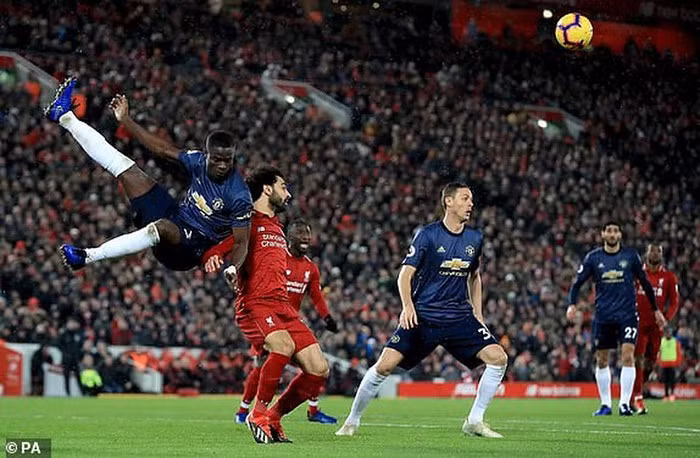  MU gục ngã trước Liverpool.