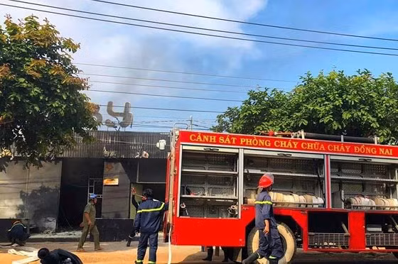 Lực lượng chức năng phong toả hiện trường. 
