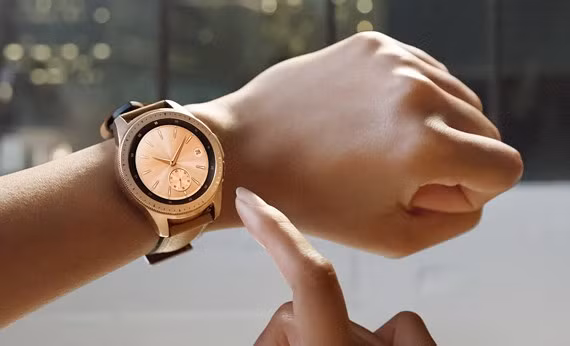 Galaxy Watch sở hữu thêm giao diện đồng hồ cơ truyền thống 