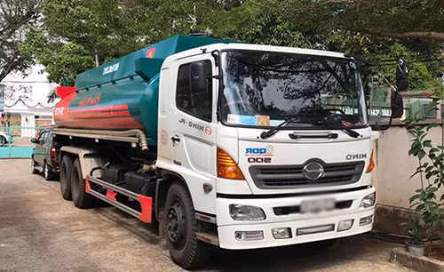 Xe chở xăng bị tạm giữ