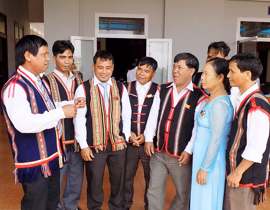 Cán bộ cơ sở của huyện Chư Păh trao đổi kinh nghiệm công tác. Ảnh: Thanh Nhật Cán bộ cơ sở của huyện Chư Păh trao đổi kinh nghiệm công tác. Ảnh: Thanh Nhật