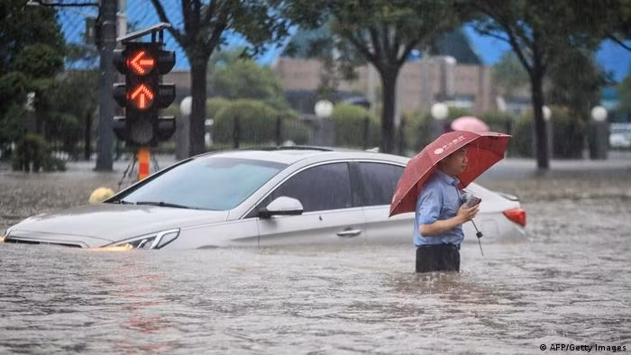 Lũ lụt ở Hà Nam, Trung Quốc, tháng 7.2021. Ảnh: AFP Lũ lụt ở Hà Nam, Trung Quốc, tháng 7.2021. Ảnh: AFP