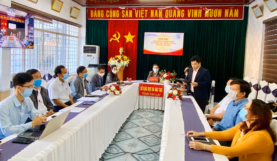  Quang cảnh khai mạc hội thi tại điểm cầu Sở GD-ĐT. Ảnh: Mộc Trà