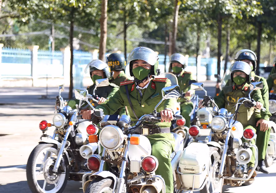  Lực lượng Công an ra quân tấn công trấn áp tội phạm, bảo đảm ANTT dịp Tết Nguyên đán 2022. Ảnh: T.T