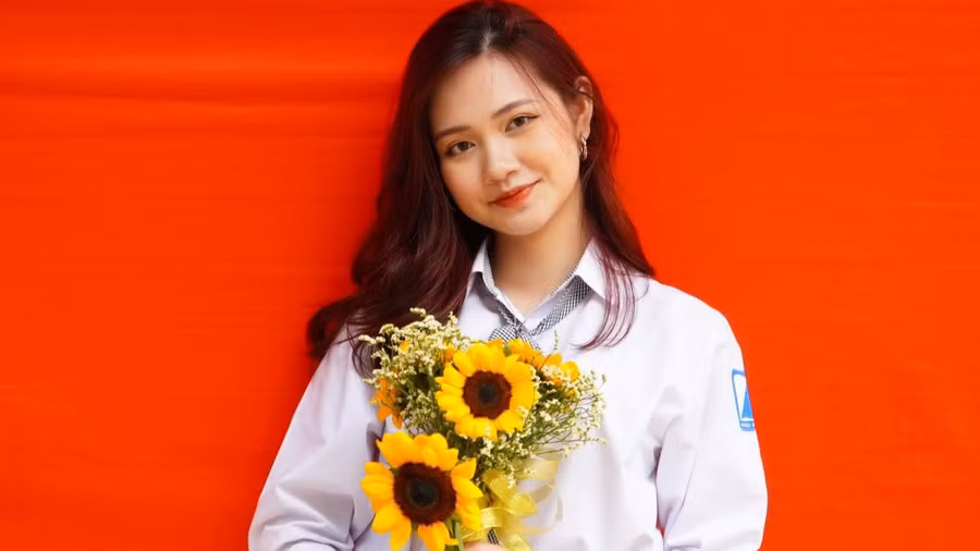 Nữ sinh 18 tuổi tài sắc vẹn toàn. Ảnh: NVCC