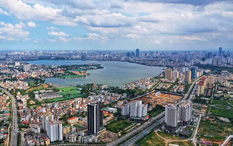 Toàn cảnh Hồ Tây, Hà Nội. Ảnh: Báo Nhân Dân
