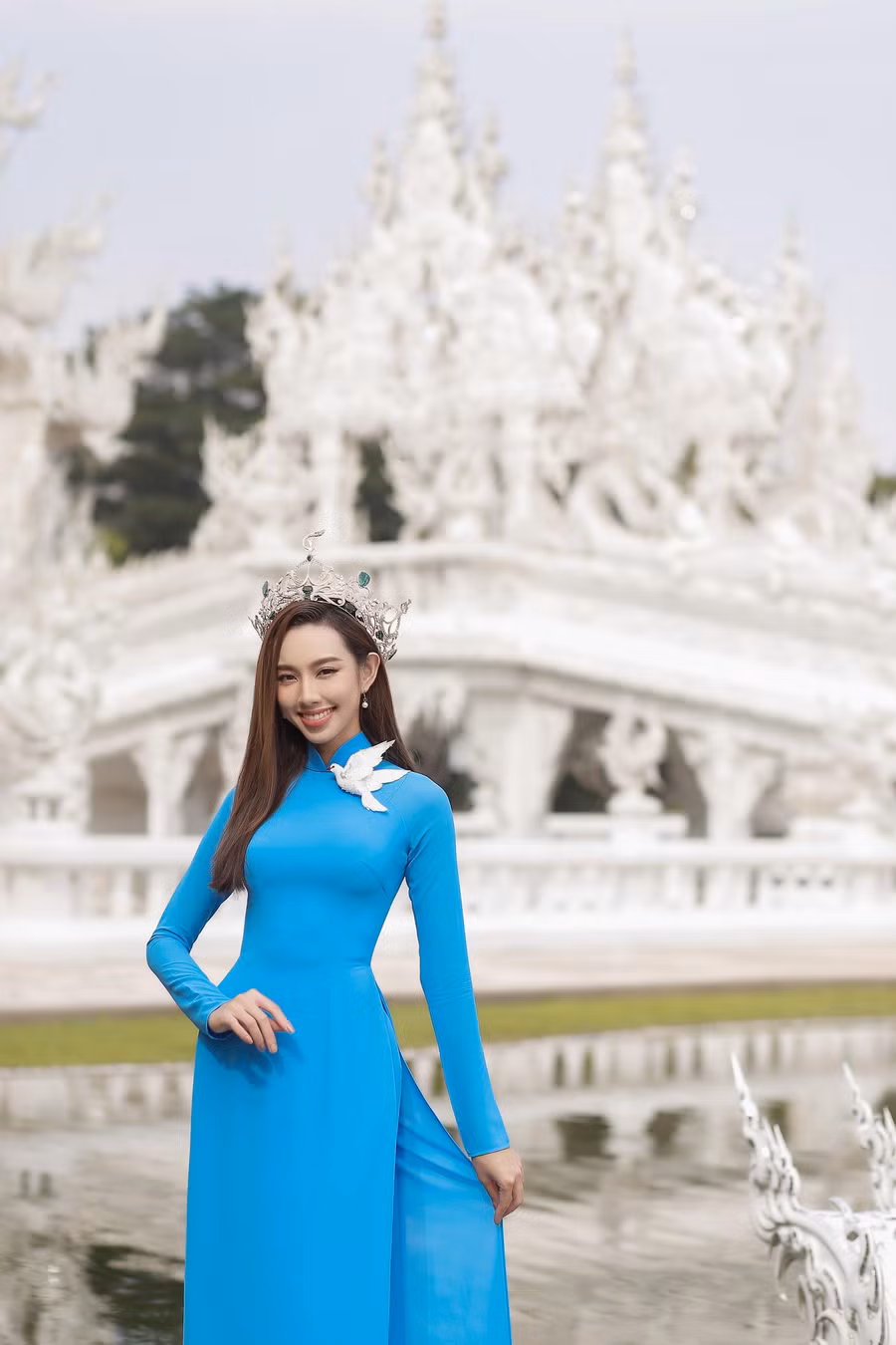 Hơn thế nữa, thông qua bộ ảnh này, người đẹp cũng hy vọng hình ảnh của người con gái Việt Nam sẽ có thể ghi dấu nhiều hơn trong lòng những bạn bè quốc tế. Ảnh: NVCC